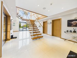 Photo 26- click for photo gallery